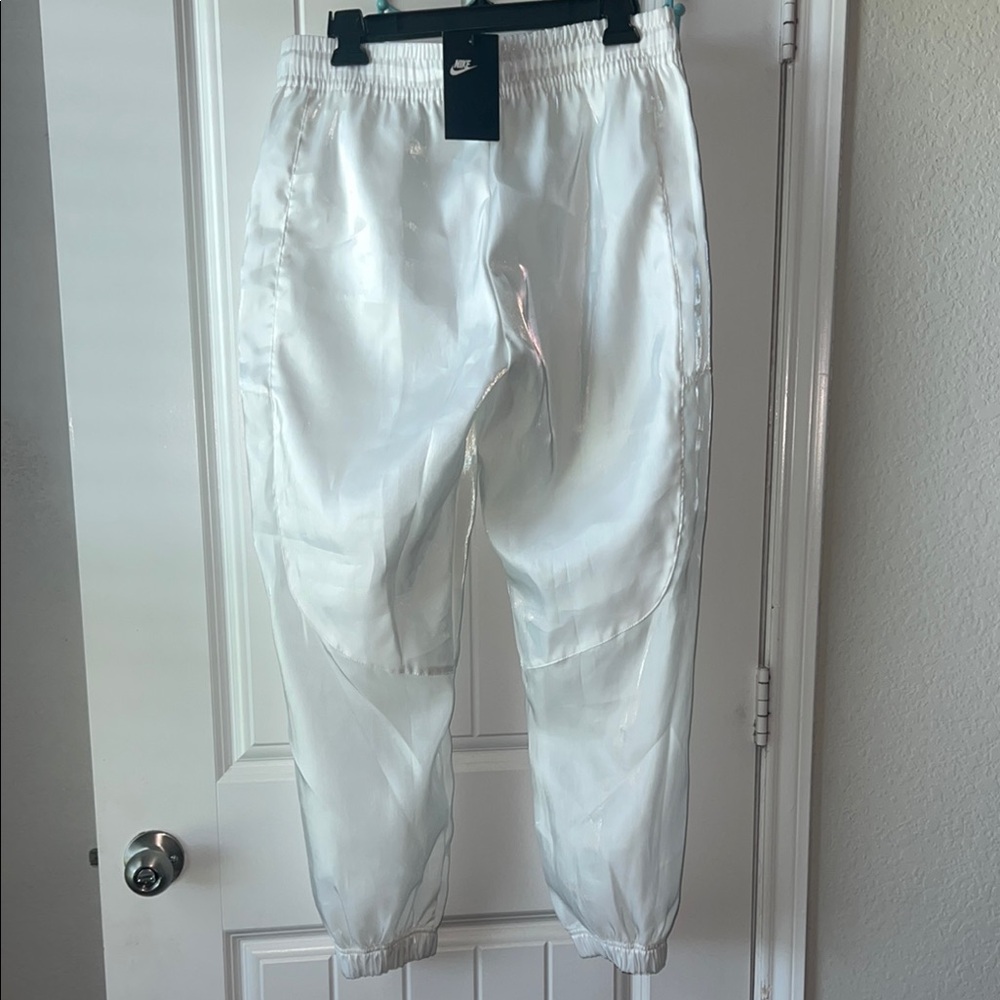 Nike Women’s White Jogger Pants - Picture 3 of 4